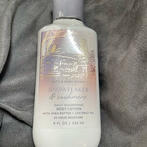 Bath & Body Works White Moisturizer & Body Oil